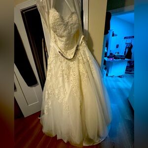 Allure bridal plus size wedding gown